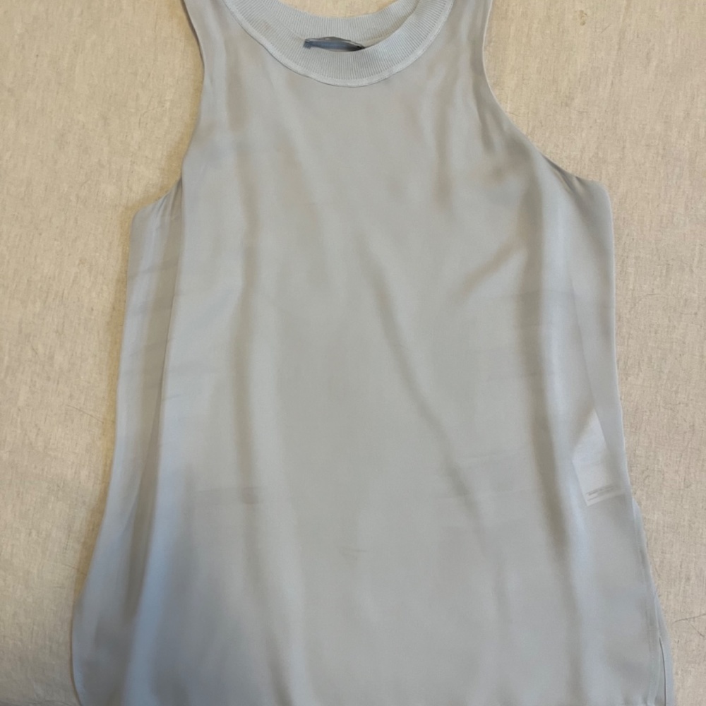 Tops - Picture 2 of 2